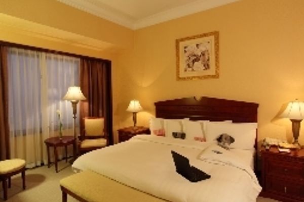 Guxiang Hotel Shanghai (Former Howard Johnson Plaza Shanghai)